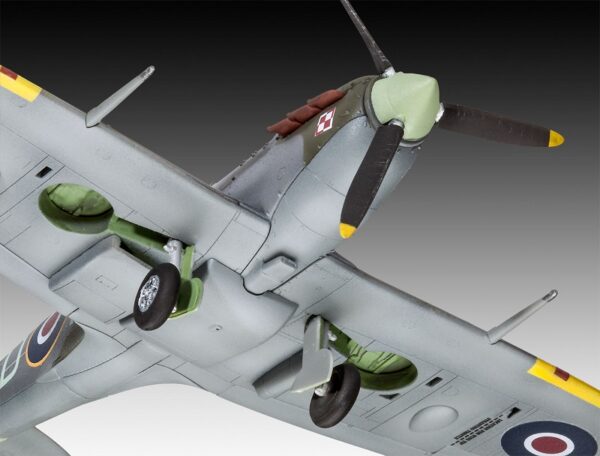 Revell - Supermarine Spitfire Mk.Vb WWII Scale Model Kit : 1:72 03897