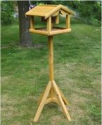 Kingfisher Premium Wooden Bird Table With Feeder BF009WF